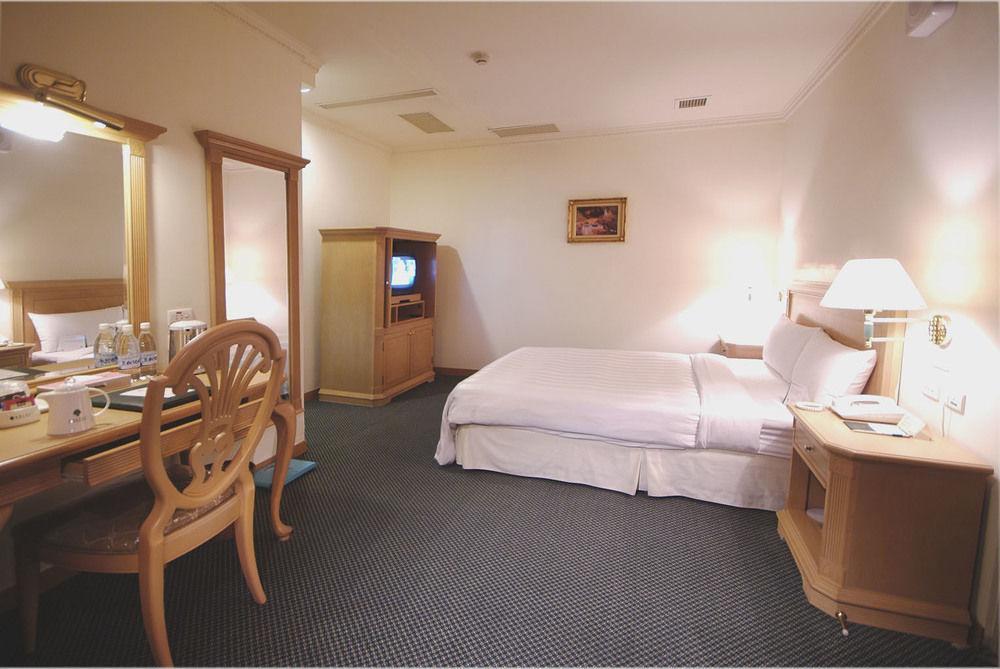 Cambridge Hotel - Yung Kang Yongkang Εξωτερικό φωτογραφία