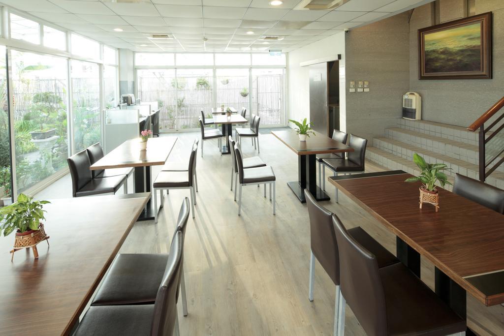 Cambridge Hotel - Yung Kang Yongkang Εξωτερικό φωτογραφία