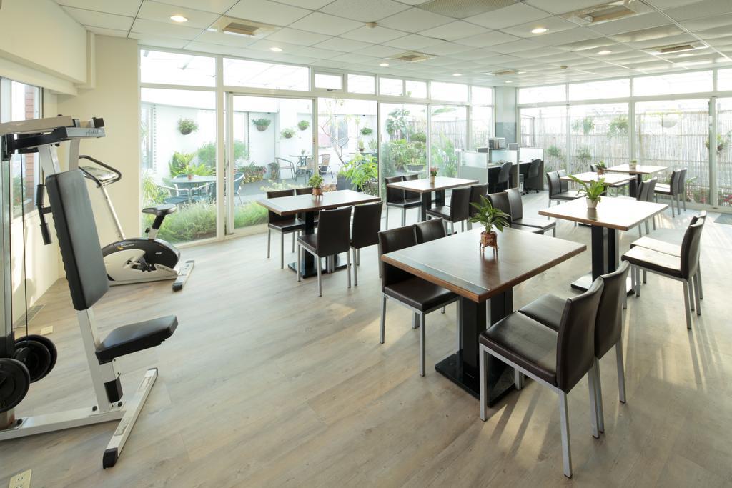Cambridge Hotel - Yung Kang Yongkang Εξωτερικό φωτογραφία