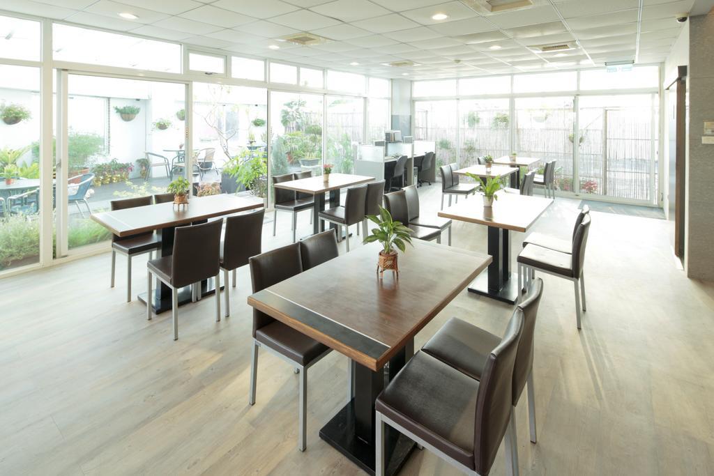 Cambridge Hotel - Yung Kang Yongkang Εξωτερικό φωτογραφία