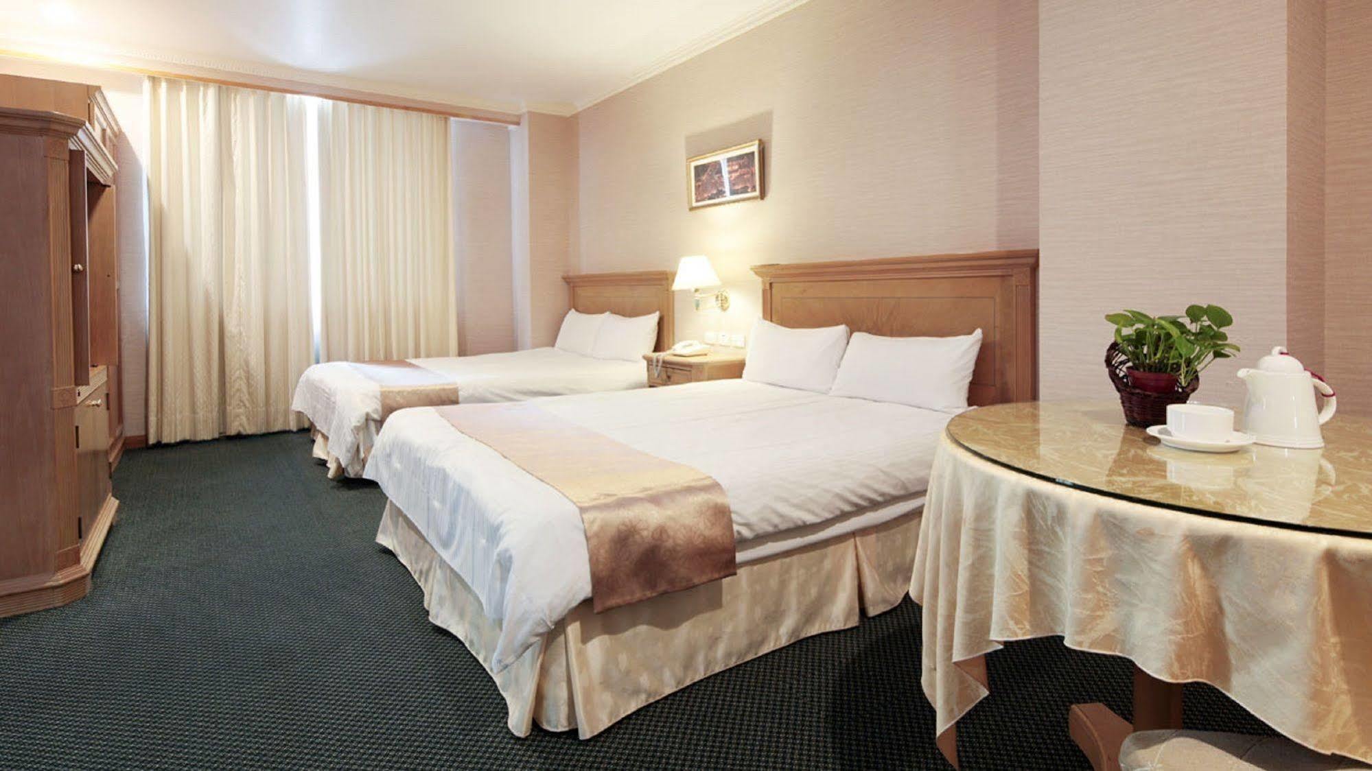 Cambridge Hotel - Yung Kang Yongkang Εξωτερικό φωτογραφία