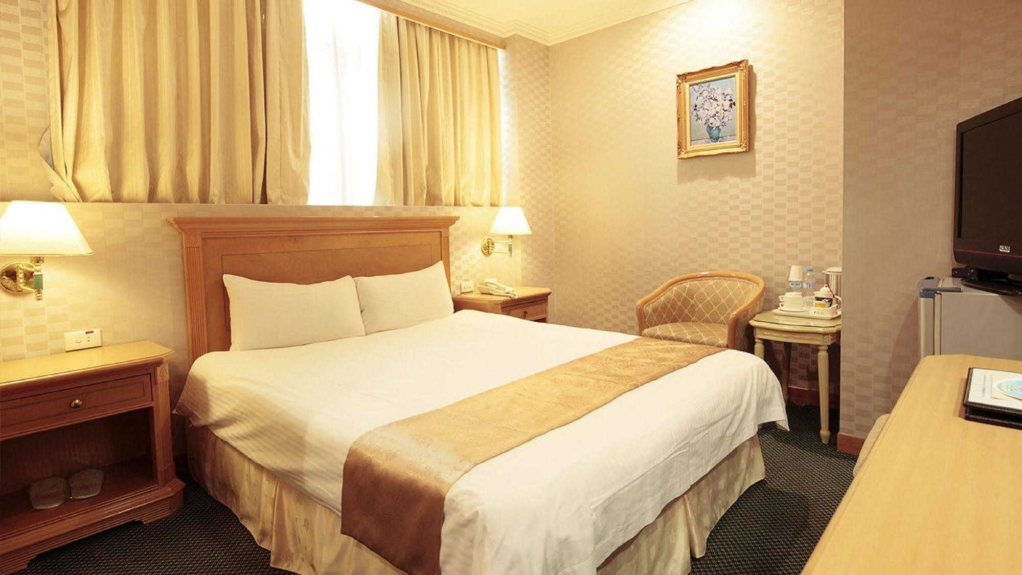 Cambridge Hotel - Yung Kang Yongkang Εξωτερικό φωτογραφία